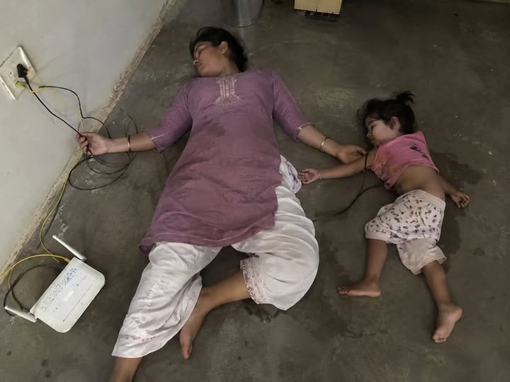 वाइफाइको तार जोड्ने क्रममा करेन्ट लाग्दा दाङमा आमा–छोरी घाइते