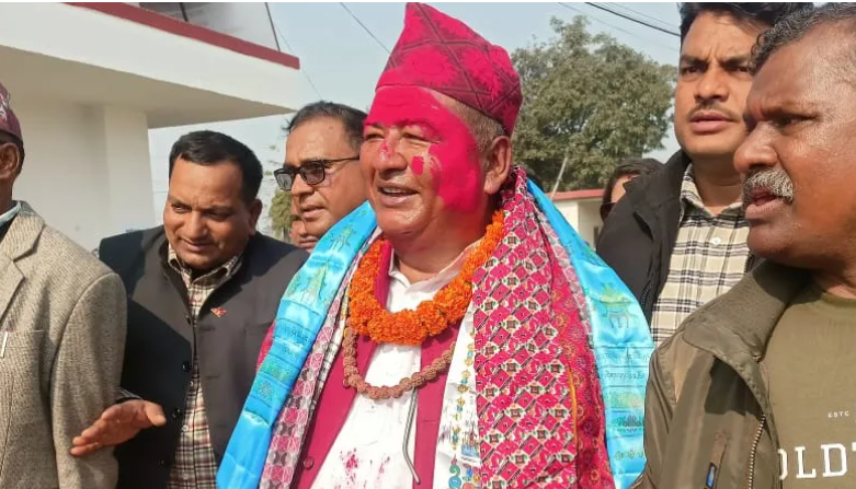बारा–४ बाट एमालेका कृष्णकुमार श्रेष्ठ ‘किसान’ को उम्मेदवारी दर्ता, जितप्रति ढुक्क