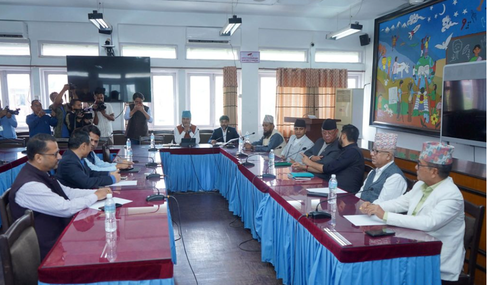 रवि लामिछानेको आह्वानमा सिंहदरबारमा सर्वदलीय बैठक, कांग्रेस–एमालेका शीर्ष नेता अनुपस्थित