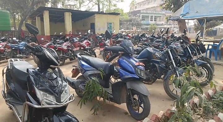 निर्वाचन लक्षित चेकजाँचमा बारामा १०० भन्दा बढी सवारीसाधन प्रहरी नियन्त्रणमा