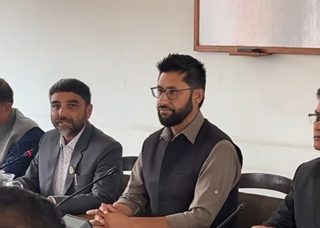 संसदीय दल बैठकमा सभापतिद्वारा सरकार र पार्टी सुधारबारे १२ बुँदे निर्देशन